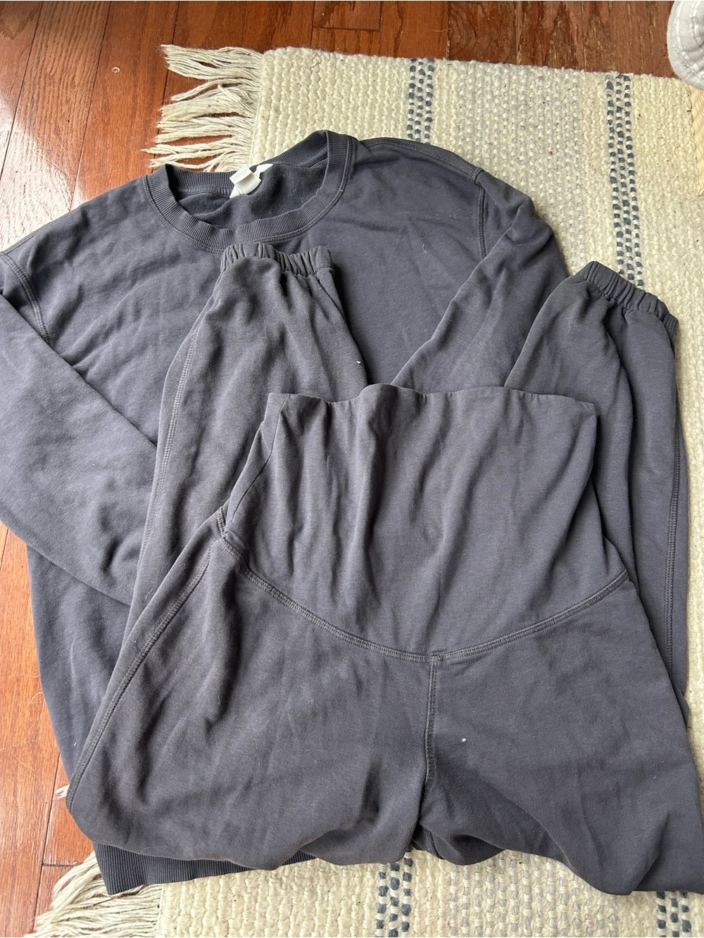 H&M Mama Maternity Jogger Set
